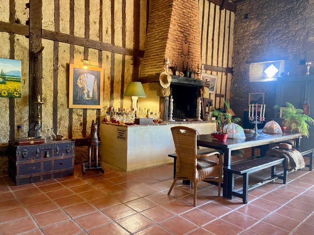 Monguilhem Maison D'Hotes Le Chai D'Armagnac מראה חיצוני תמונה
